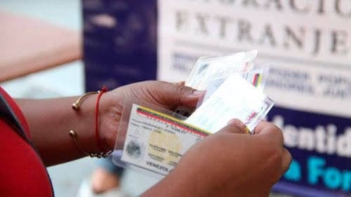 Usuarios denuncian que el Saime solo está tramitando pasaportes exprés
