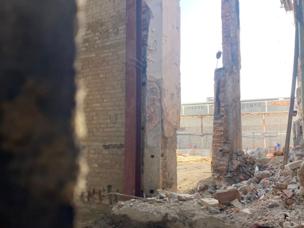 Protesta en el Cine Rialto de Barquisimeto: «¿El patrimonio vale 42 puestos de estacionamiento?»