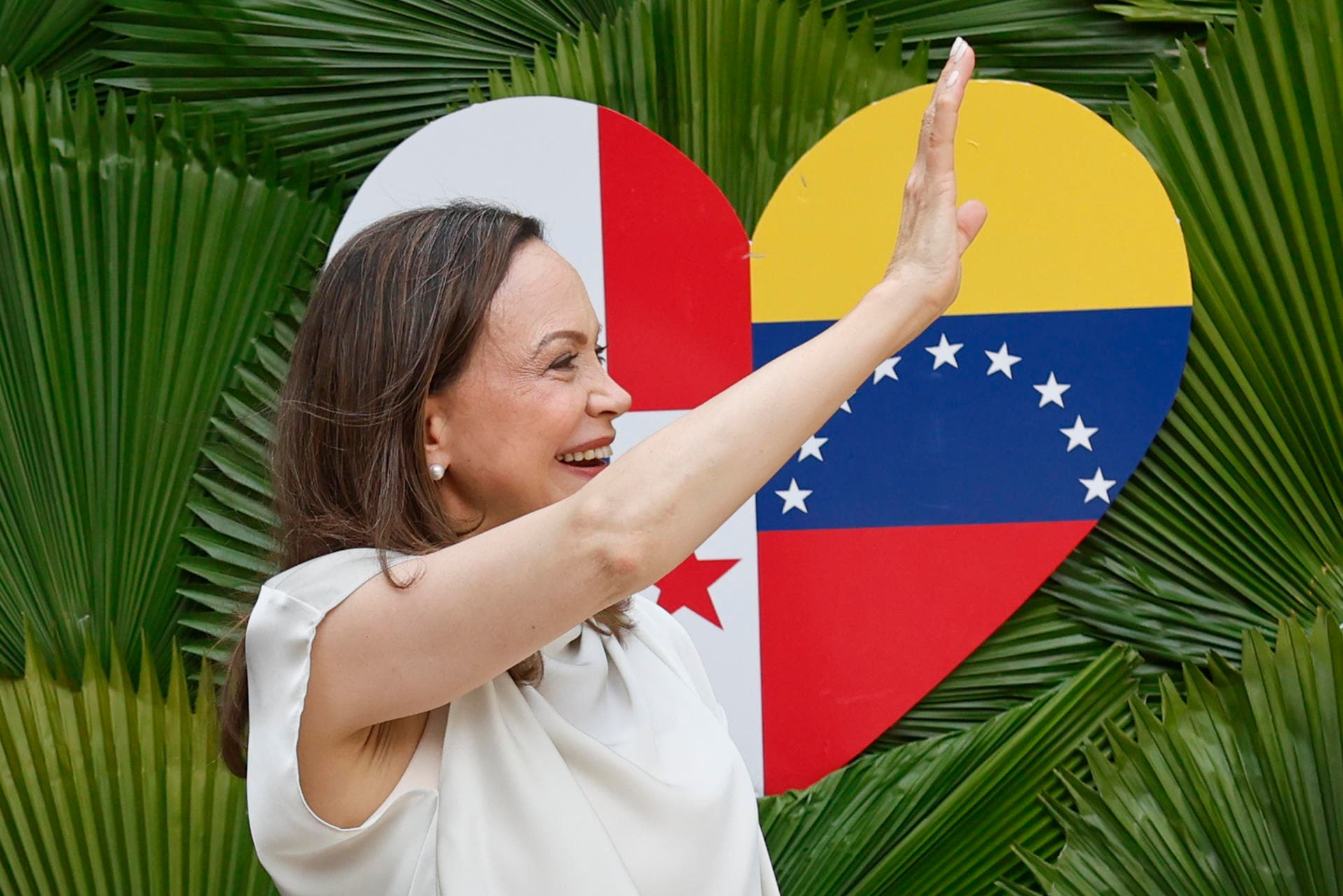 María Corina Machado reitera que regresará a Venezuela y que es una promesa que se cumple "paso a paso"