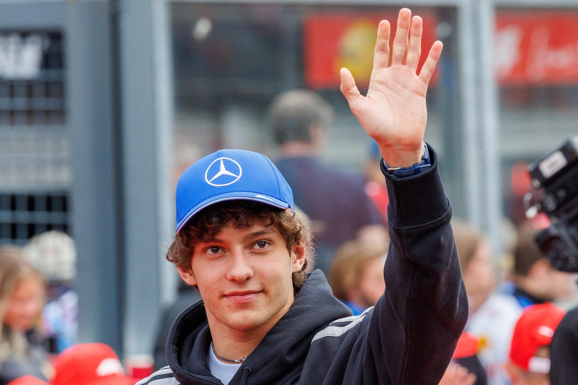 Andrea Kimi Antonelli reinó en Spa-Francorchamps para consumar su sexta victoria