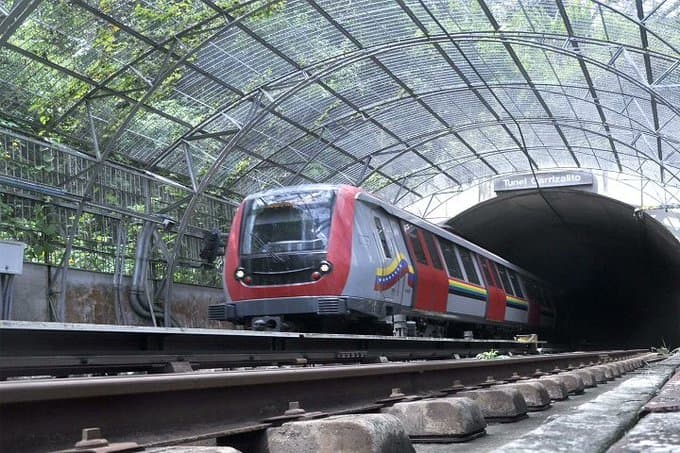 Metro de Los Teques reactivó sus operaciones comerciales este #2Jul