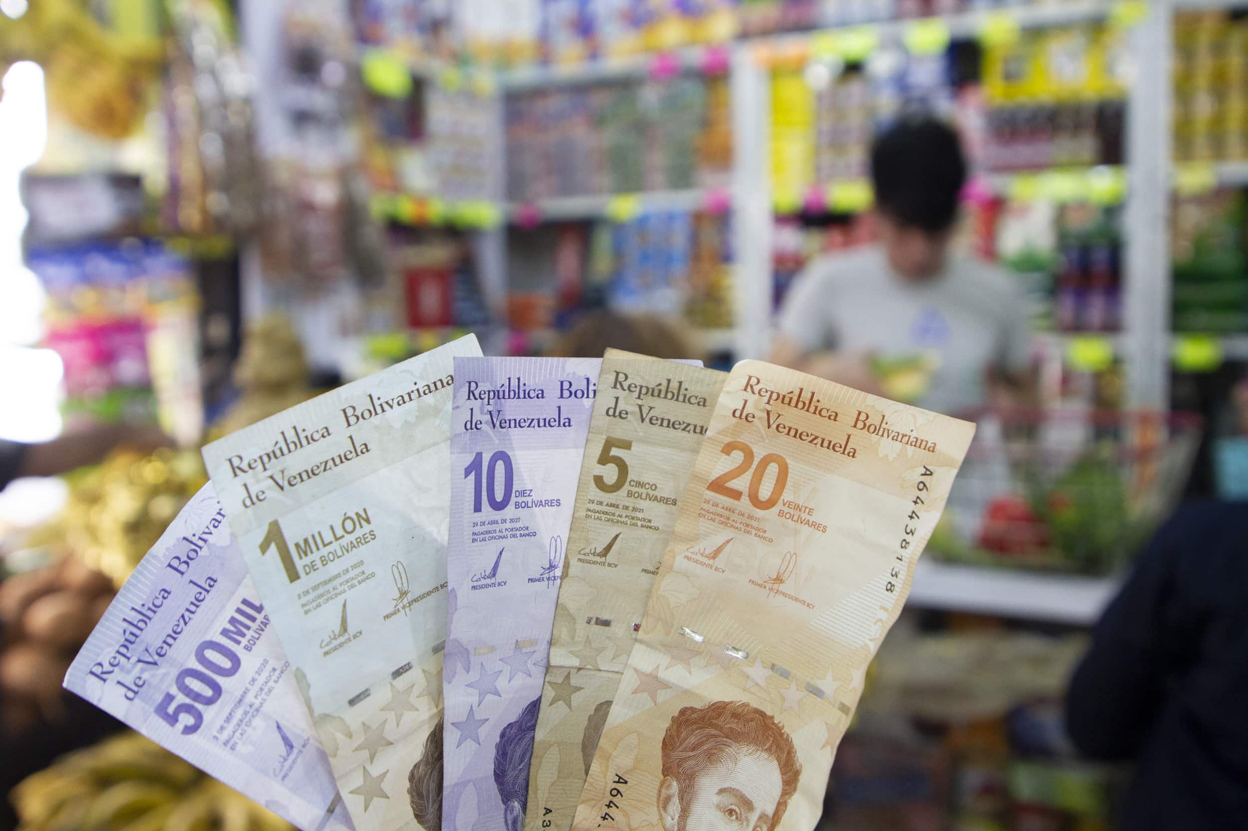 Inflación se desacelera en agosto pero la devaluación mantiene bajo presión al bolsillo de los venezolanos